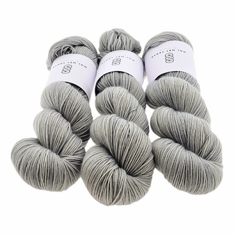 Basic Sock 4-ply - Platinum  0223